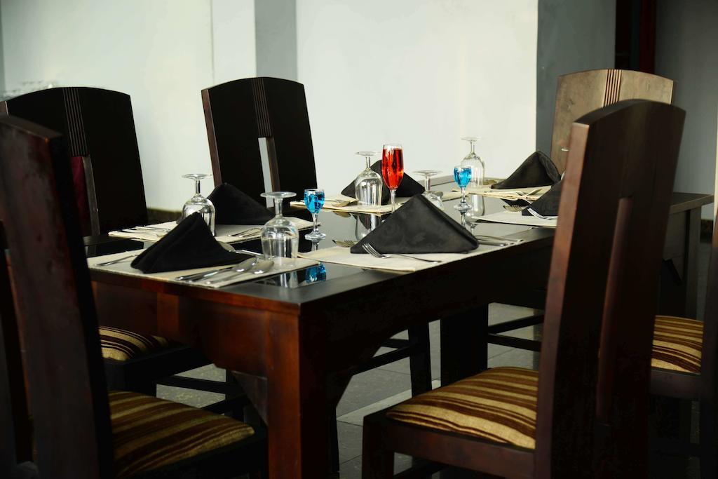 Lazaani Hotel Colombo Eksteriør bilde
